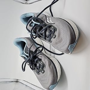 Saucony Womens Triumph 19 S10678-20 Gray Running Shoes Sneakers Size 9